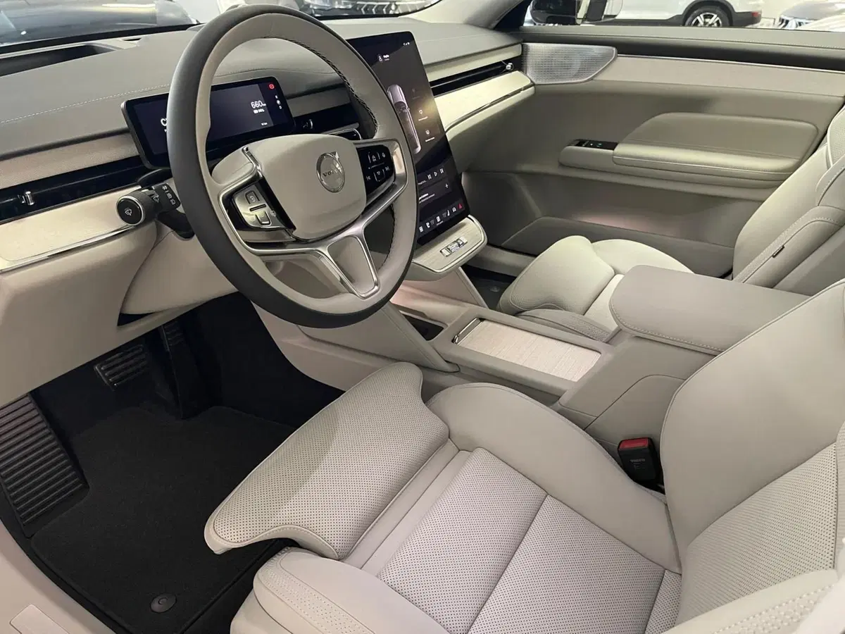 Volvo ES90 nuova a Como (8)
