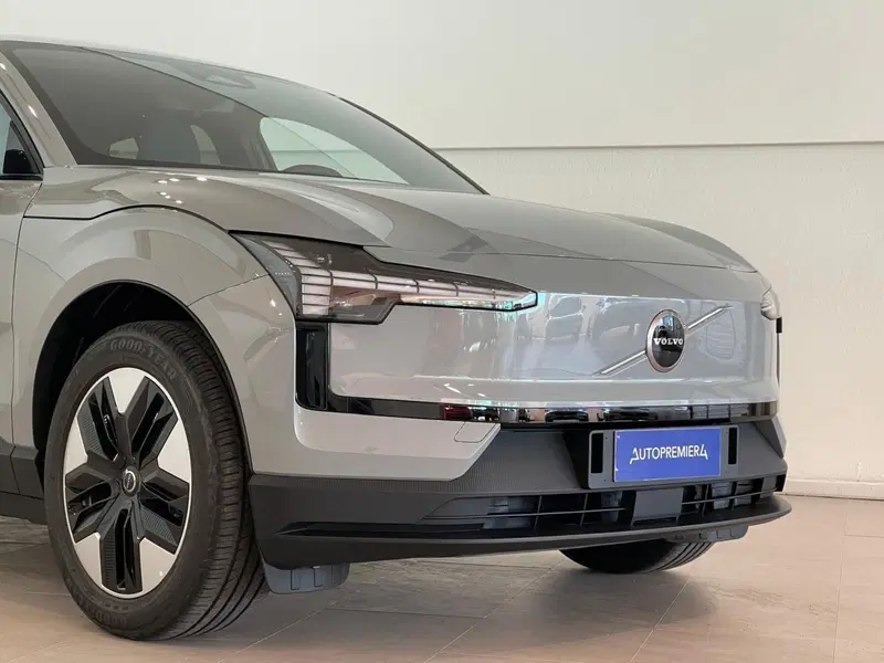 Volvo EX30 usata a Como (4)
