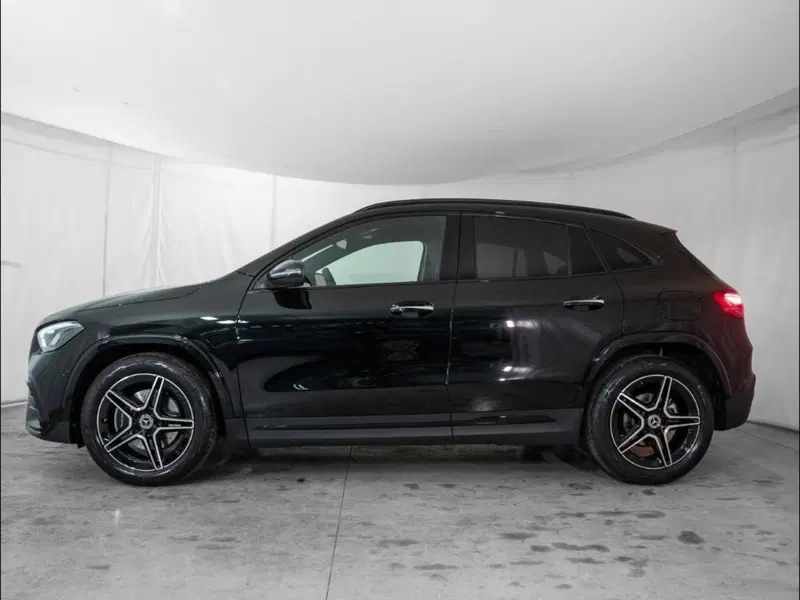 Mercedes-Benz GLA SUV nuova a Ancona (2)