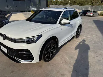 Volkswagen Tiguan 2.0 tdi R-Line 4motion 193cv dsg del 2024 usata a Messina