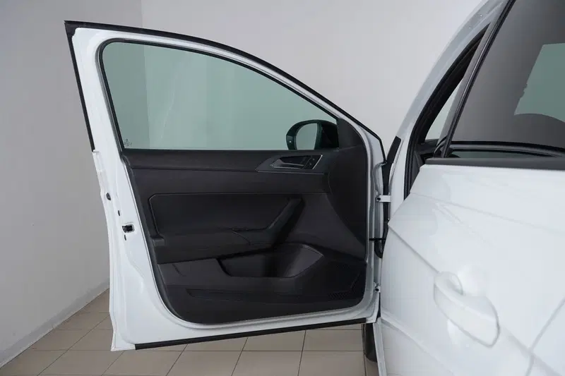 Volkswagen Taigo nuova a Perugia (14)