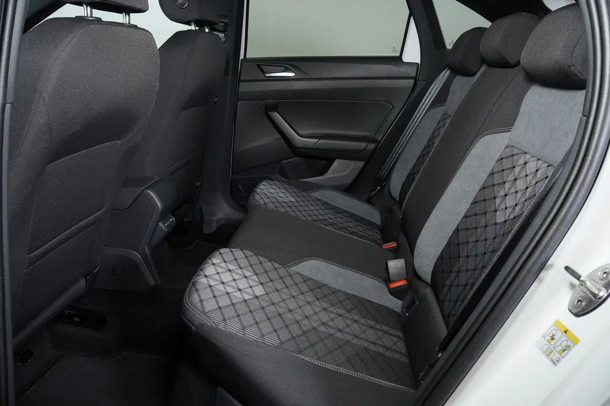 Volkswagen Taigo nuova a Perugia (9)