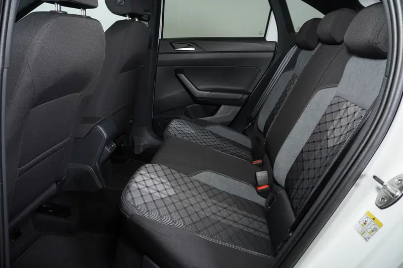 Volkswagen Taigo nuova a Perugia (9)