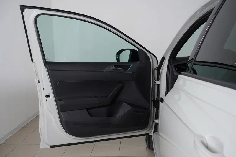 Volkswagen Taigo nuova a Perugia (14)