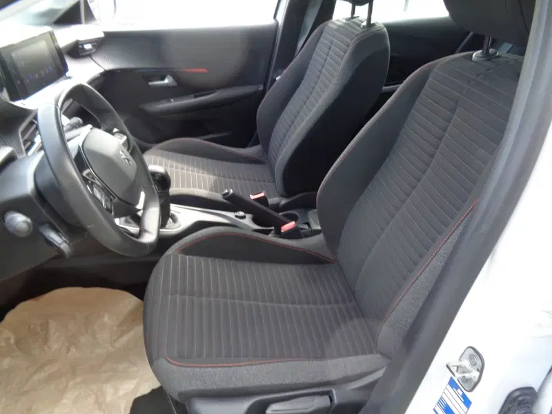 Peugeot 208 usata a Treviso (8)