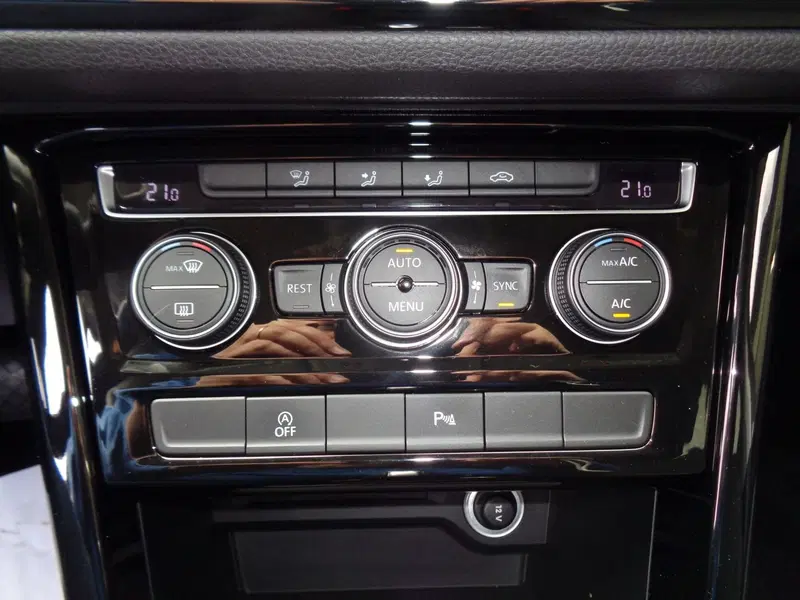 Volkswagen Touran usata a Treviso (16)