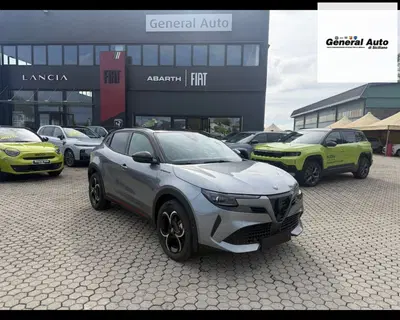 Alfa Romeo Junior 1.2 ibrida Speciale 145cv edct6 del 2024 usata a Massarosa