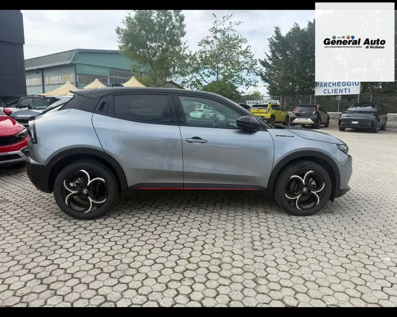 Alfa Romeo Junior usata a Lucca (10)