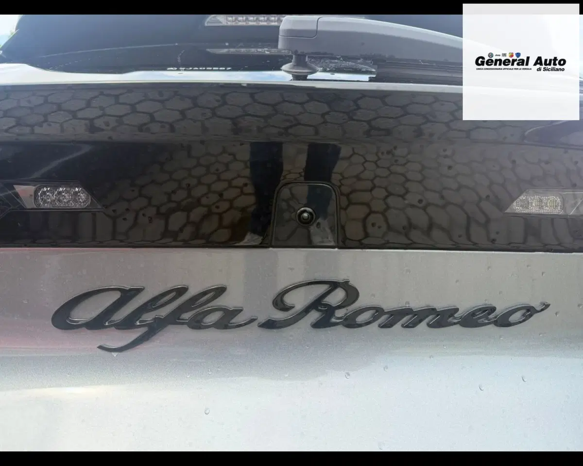 Alfa Romeo Junior usata a Lucca (8)