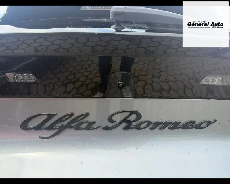 Alfa Romeo Junior usata a Lucca (8)