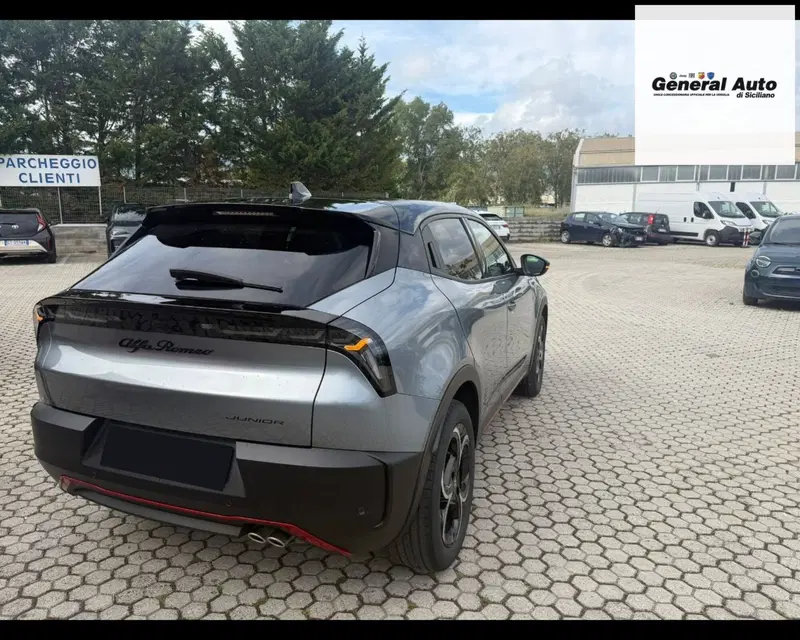 Alfa Romeo Junior usata a Lucca (9)