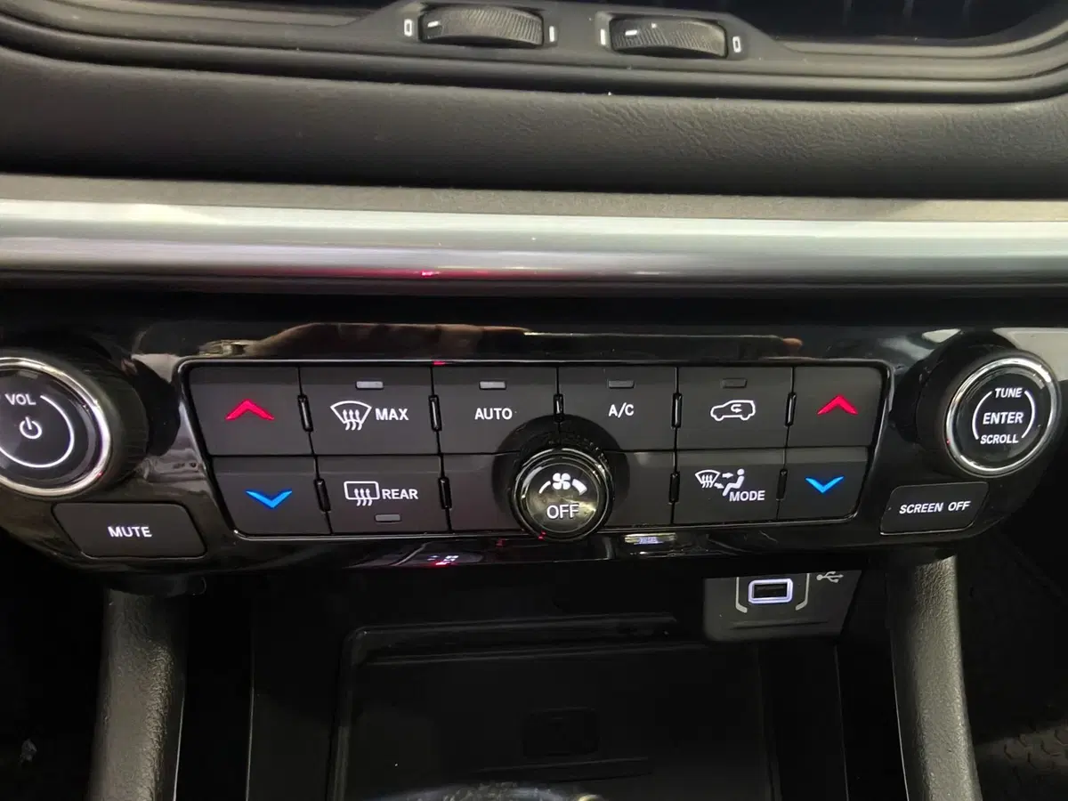 Jeep Compass usata a Vercelli (20)