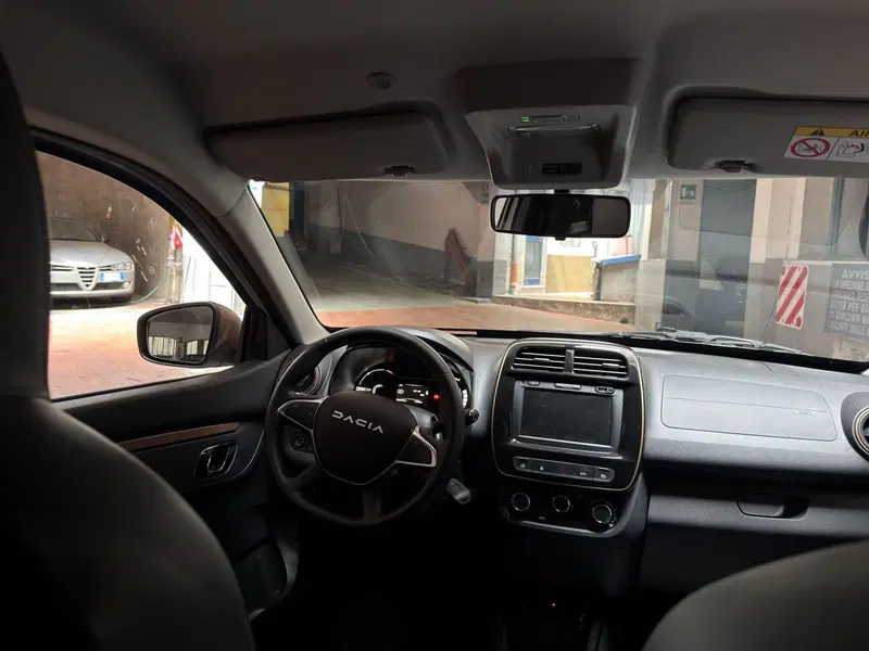 Dacia Spring usata a Milano (15)
