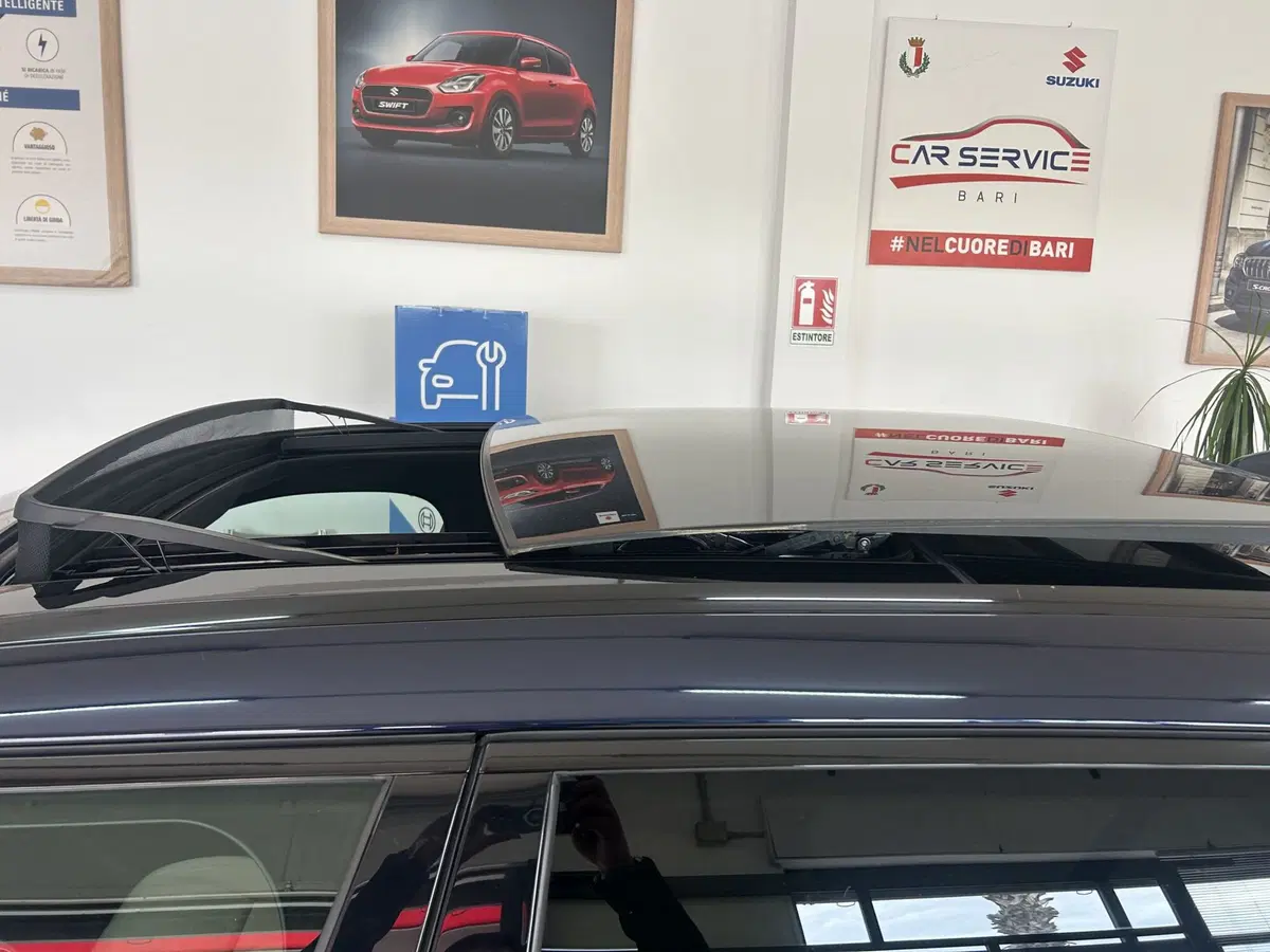 Land Rover Range Rover Velar usata a Bari (12)