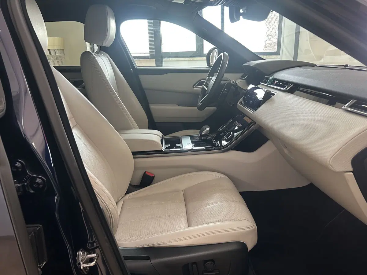 Land Rover Range Rover Velar usata a Bari (16)