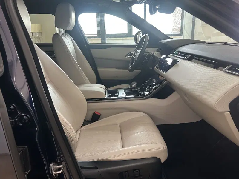 Land Rover Range Rover Velar usata a Bari (16)