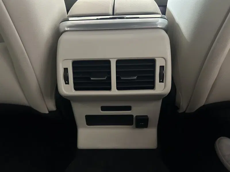 Land Rover Range Rover Velar usata a Bari (18)