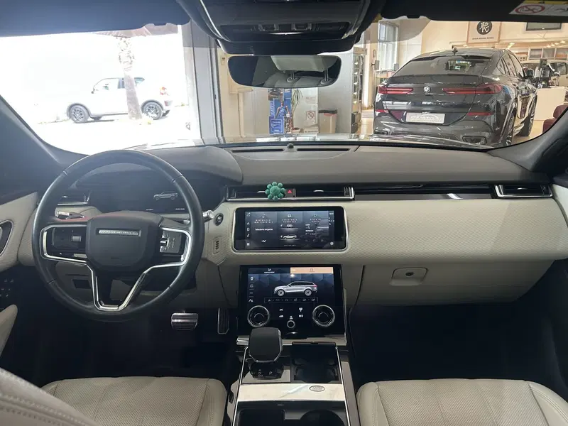 Land Rover Range Rover Velar usata a Bari (19)