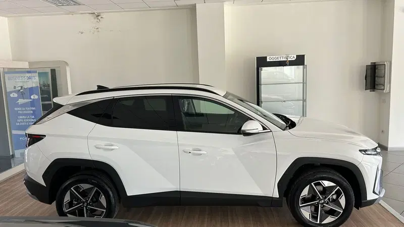 Hyundai Tucson nuova a Benevento (11)