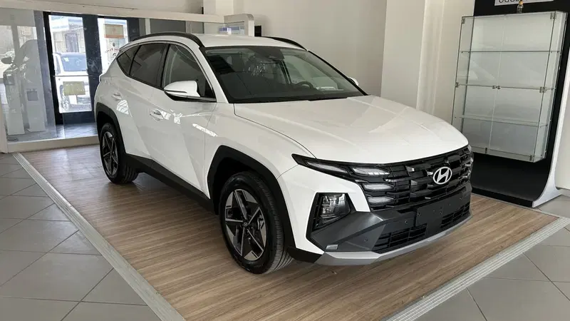 Hyundai Tucson nuova a Benevento (2)