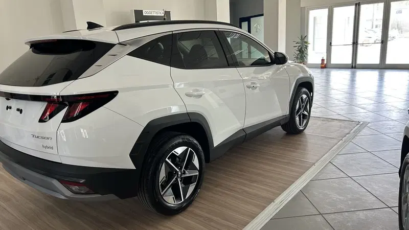 Hyundai Tucson nuova a Benevento (4)