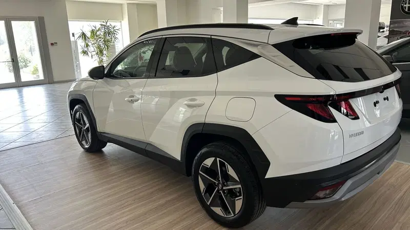 Hyundai Tucson nuova a Benevento (6)