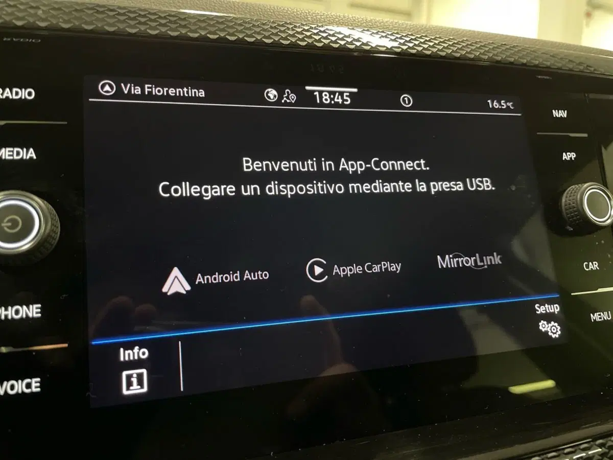 Volkswagen Taigo usata a Prato (20)