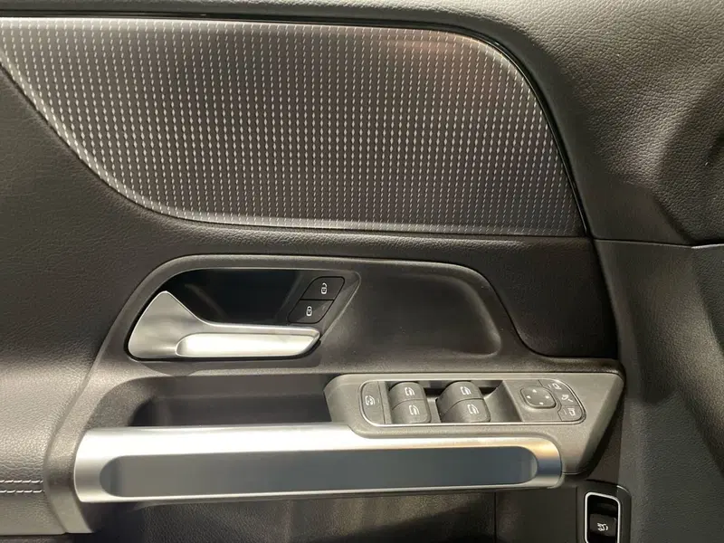 Mercedes-Benz GLB usata a Firenze (19)