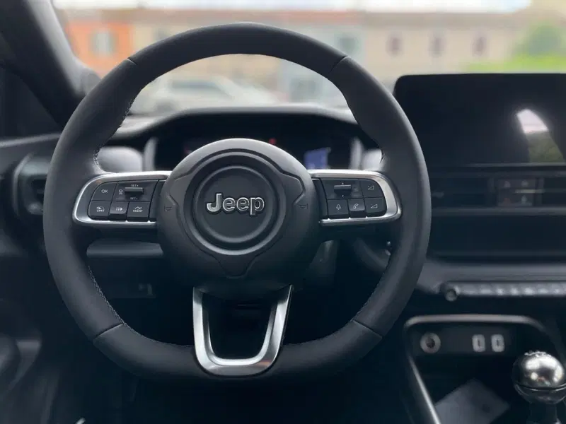Jeep Avenger nuova a Ancona (11)