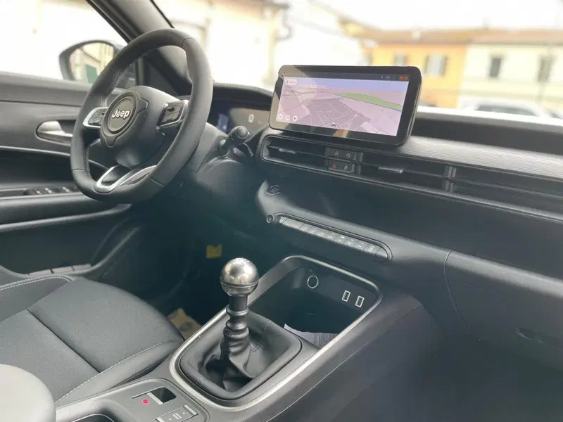 Jeep Avenger nuova a Ancona (16)
