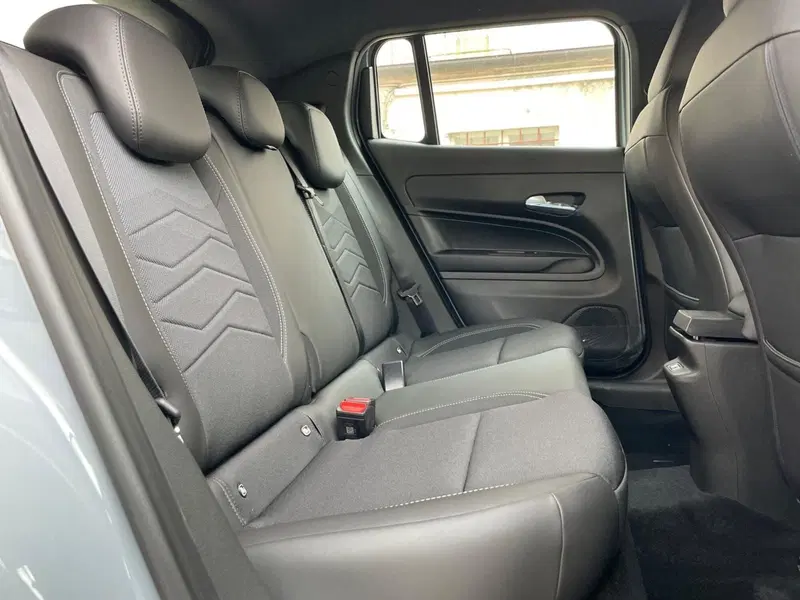 Jeep Avenger nuova a Ancona (17)