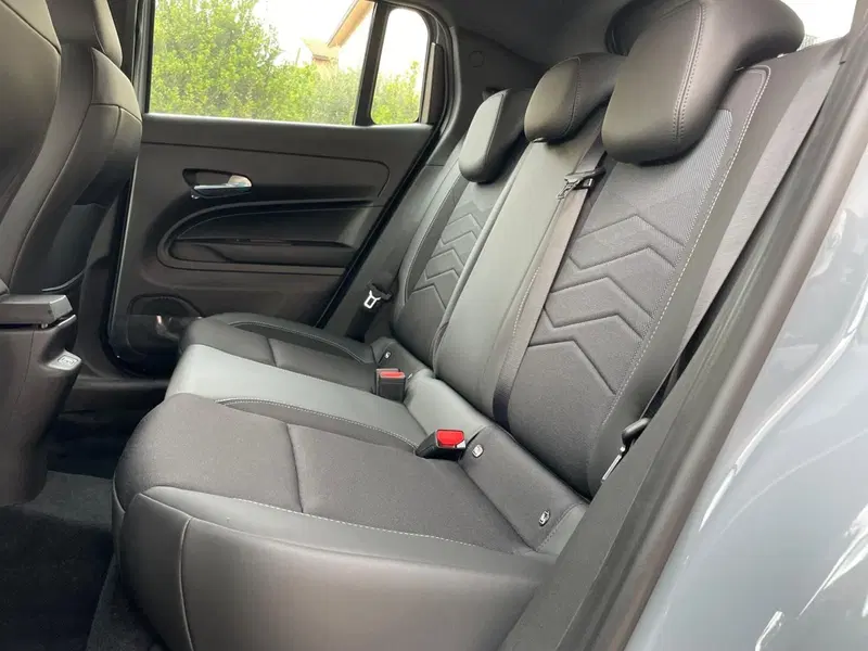 Jeep Avenger nuova a Ancona (18)