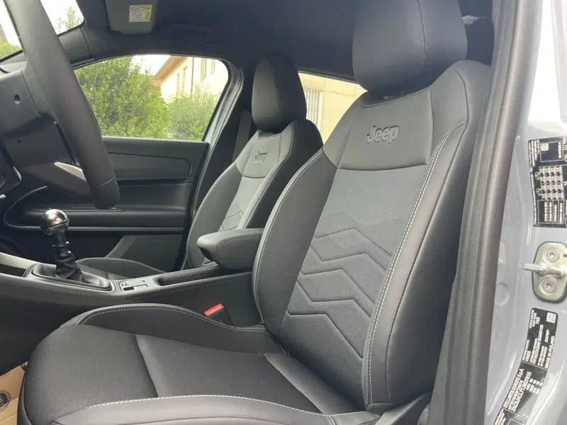 Jeep Avenger nuova a Ancona (9)