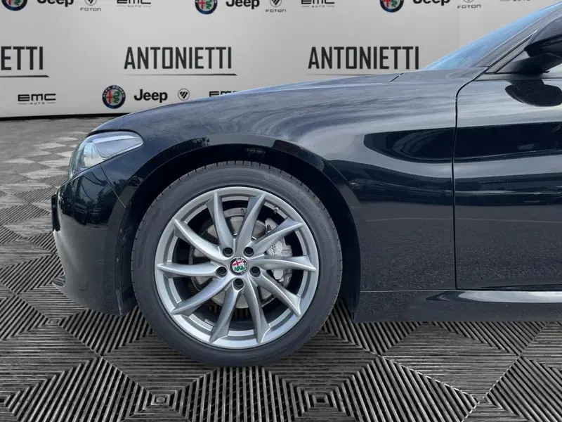 Alfa Romeo Giulia usata a Ancona (20)