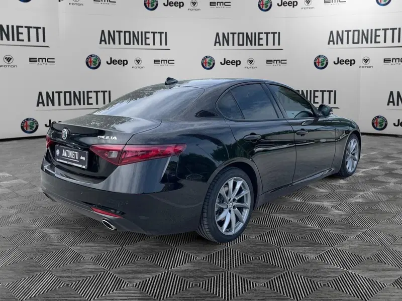 Alfa Romeo Giulia usata a Ancona (5)