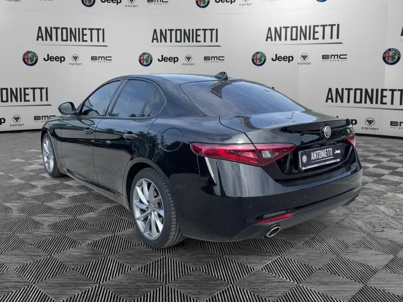 Alfa Romeo Giulia usata a Ancona (7)