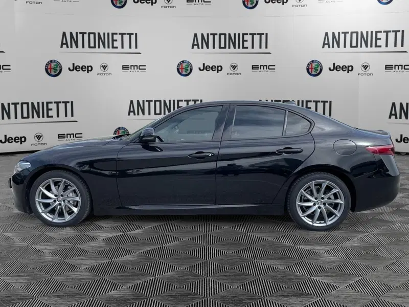 Alfa Romeo Giulia usata a Ancona (8)