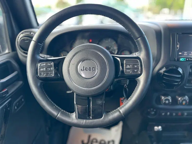 Jeep Wrangler Unlimited usata a Ancona (12)