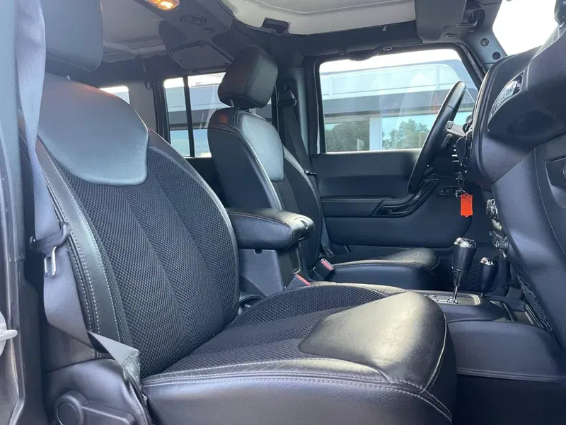 Jeep Wrangler Unlimited usata a Ancona (17)