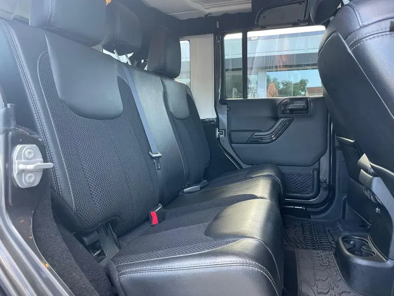 Jeep Wrangler Unlimited usata a Ancona (19)