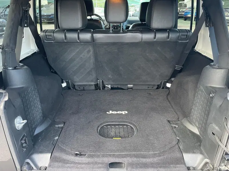 Jeep Wrangler Unlimited usata a Ancona (20)