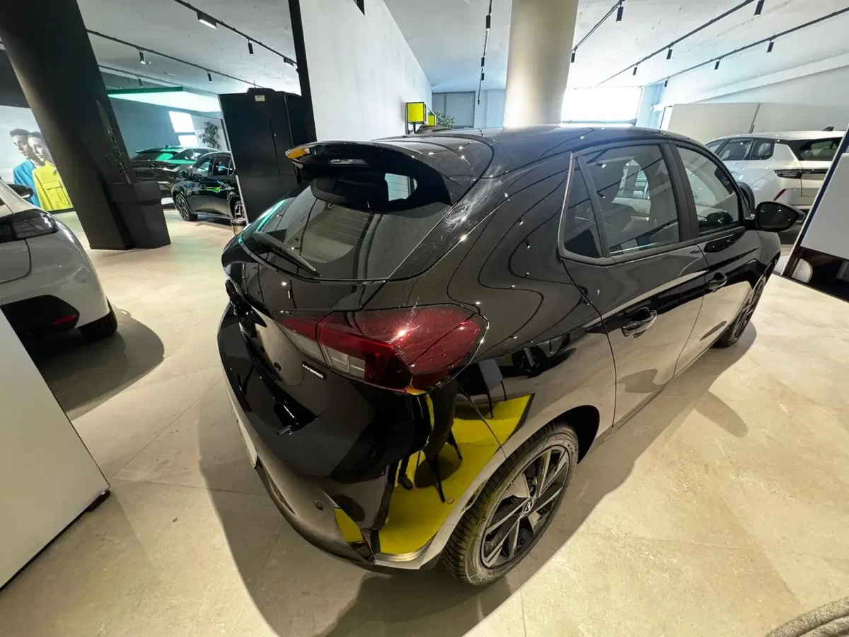 Opel Corsa nuova a Frosinone (7)