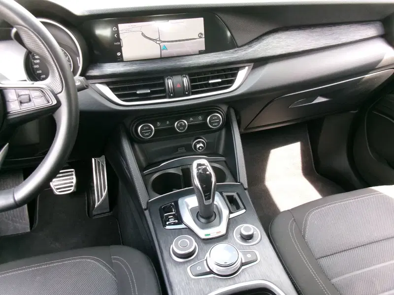 Alfa Romeo Stelvio usata a Venezia (15)