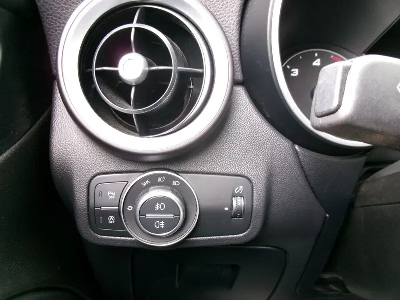Alfa Romeo Stelvio usata a Venezia (16)