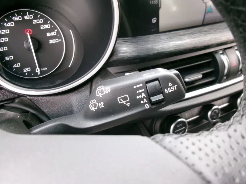 Alfa Romeo Stelvio usata a Venezia (17)