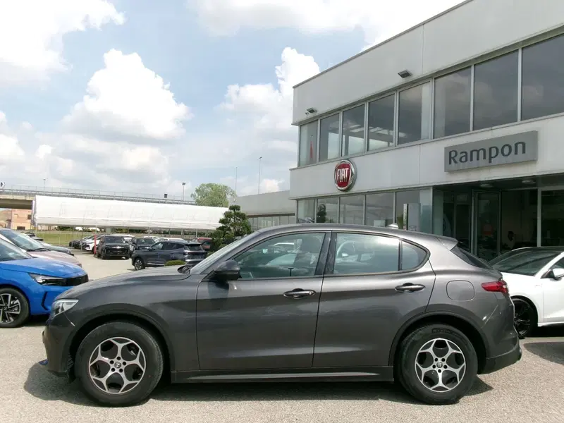 Alfa Romeo Stelvio usata a Venezia (2)