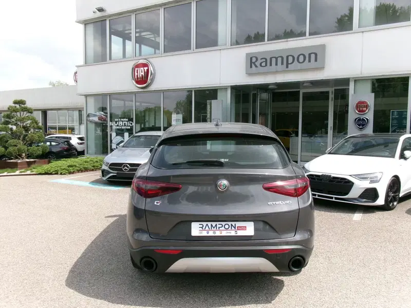 Alfa Romeo Stelvio usata a Venezia (4)