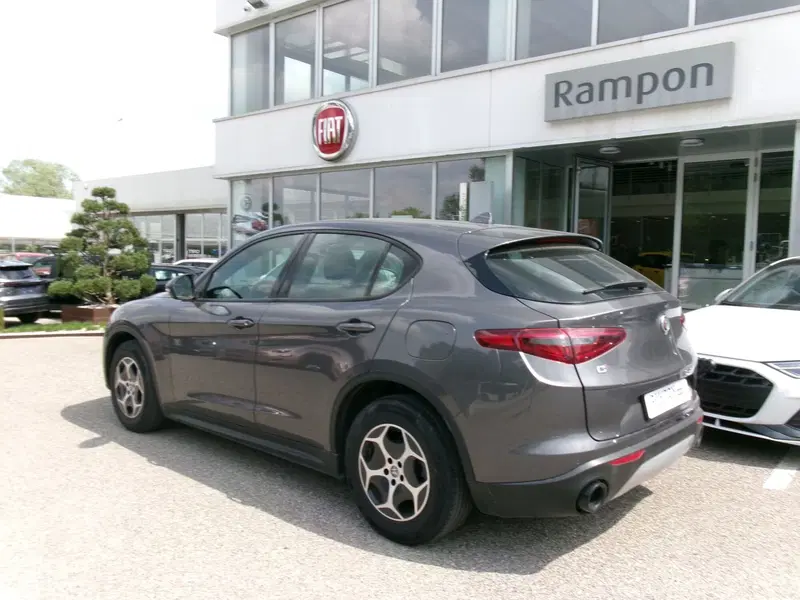 Alfa Romeo Stelvio usata a Venezia (5)