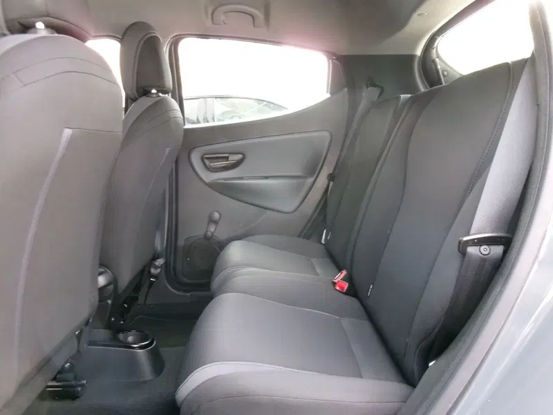 Lancia Ypsilon usata a Venezia (11)