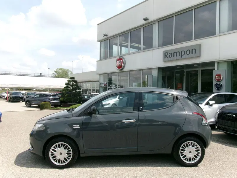 Lancia Ypsilon usata a Venezia (2)